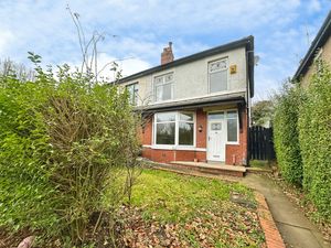 Front Of property - click for photo gallery